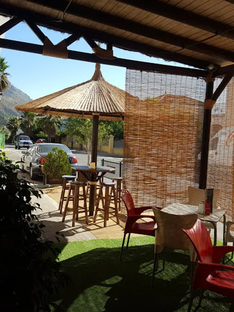 Mesón Los Alcornocales ( Cafeteria María )