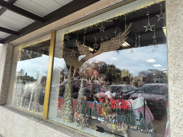 Santa's Sleigh Christmas Shoppe