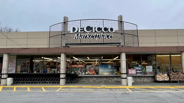 DeCicco Family Markets - Jefferson Valley