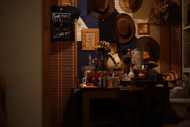 Atelier and Cafe INSANITY