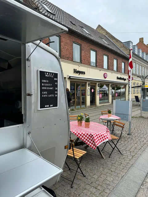 MØN AMI - The French Bistro 🇫🇷