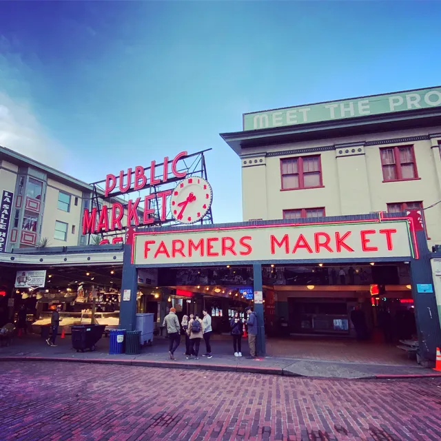 South Lake Union Farmers Market