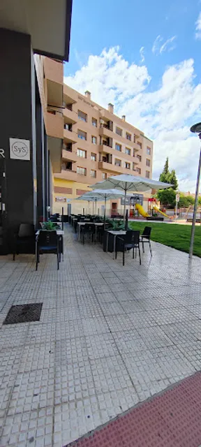 SOL Y SOMBRA CAFÉ BAR