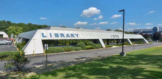Hauppauge Public Library