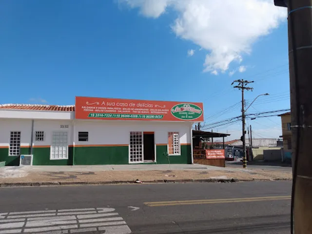 Amor em massa, Salgaderia e casa de bolo