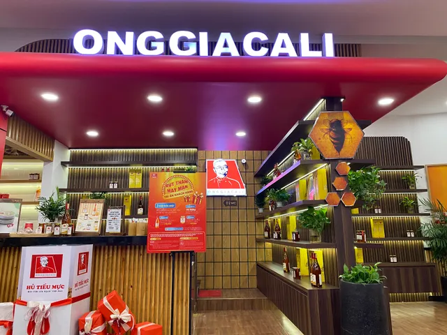 Hủ Tiếu Mực Ông Già Cali