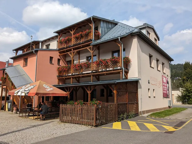 Pension and restaurant Sklar