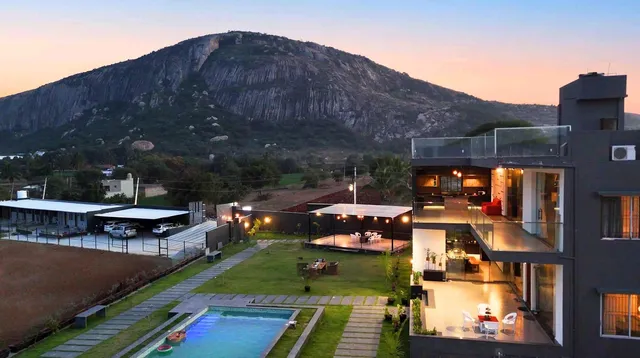 The Royalty by Jade - Luxury Villa & Stables