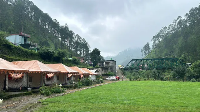 CAMP MOUNTAIN VALLEY