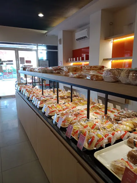 Laritta Bakery Wiyung