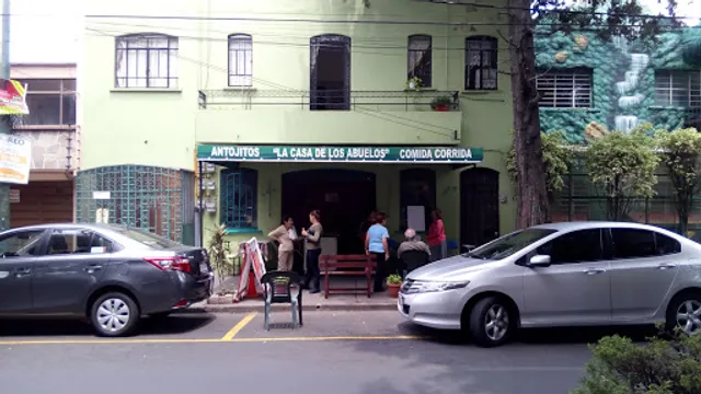 La Casa De Los Abuelos