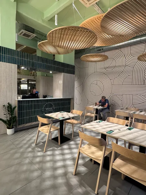 Moss - RAMEN & GYOZA bar