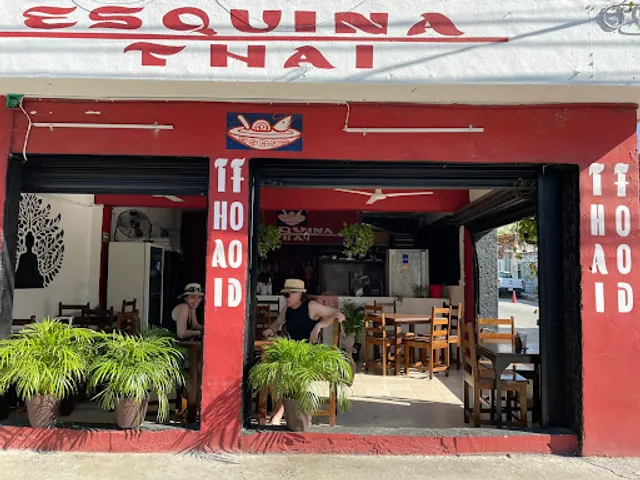 Esquina thai restaurant
