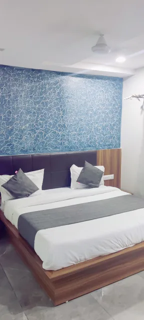 Super OYO hotel Kalash