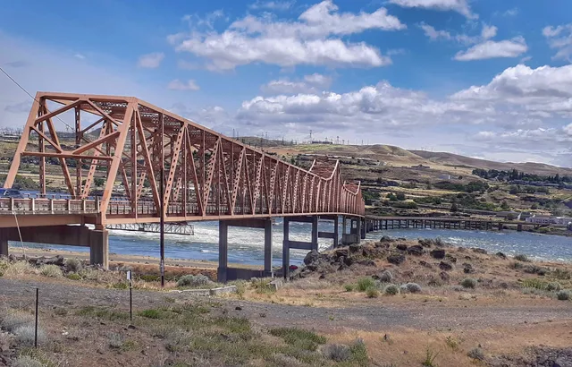 The Dalles Bridge