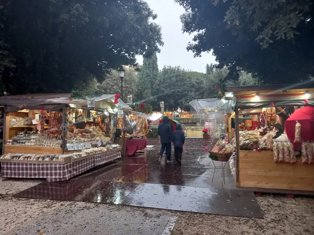 Mercatino di piazza Mazzini