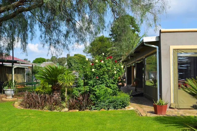 Sibahlenomhlambi Guest House