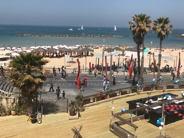 Sea View Apartment Prime Location On The Beach