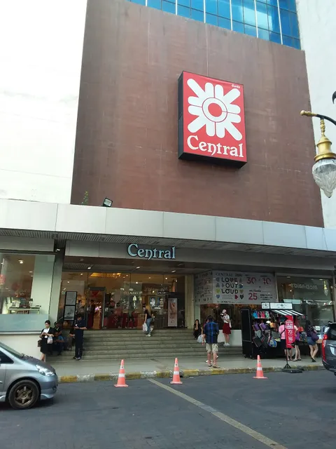 Lee Gardens Plaza Shopping Mall