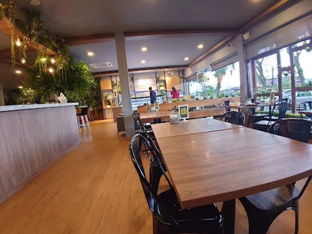 Lemon Tree Restaurant Impian Emas