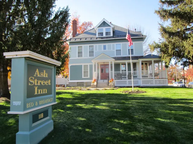 Ash Street Inn
