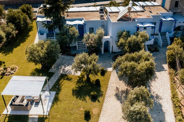 Cyclades Luxury Studios