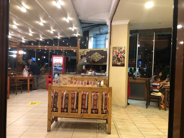 Emrah Usta Erzurum Oltu Cağ Kebap