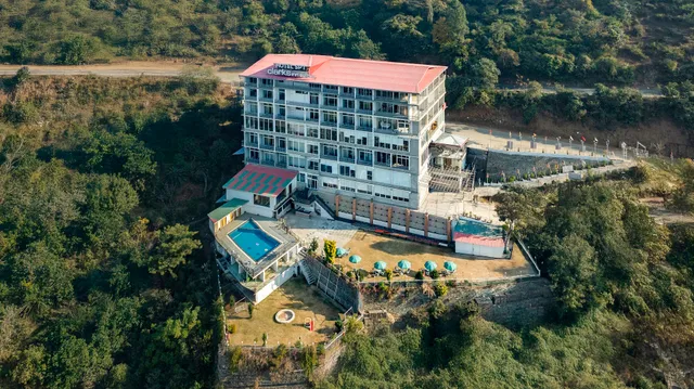 SPT Clarks Inn Suites Mandi