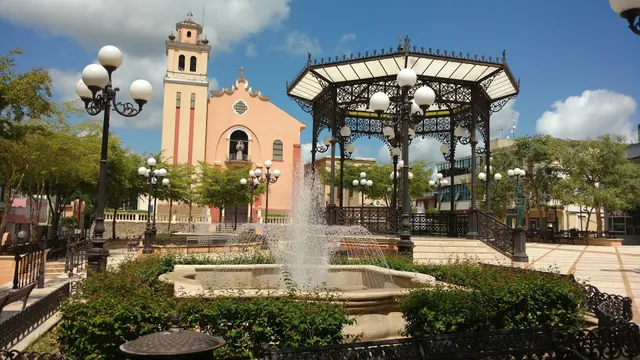 Plaza Pública Bicentenaria Monseñor Miguel Ángel Mendoza Rivera