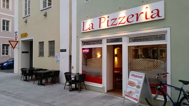 La Pizzeria