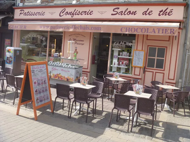 Pastry Cakes -Tea House - ice Cream Parlour