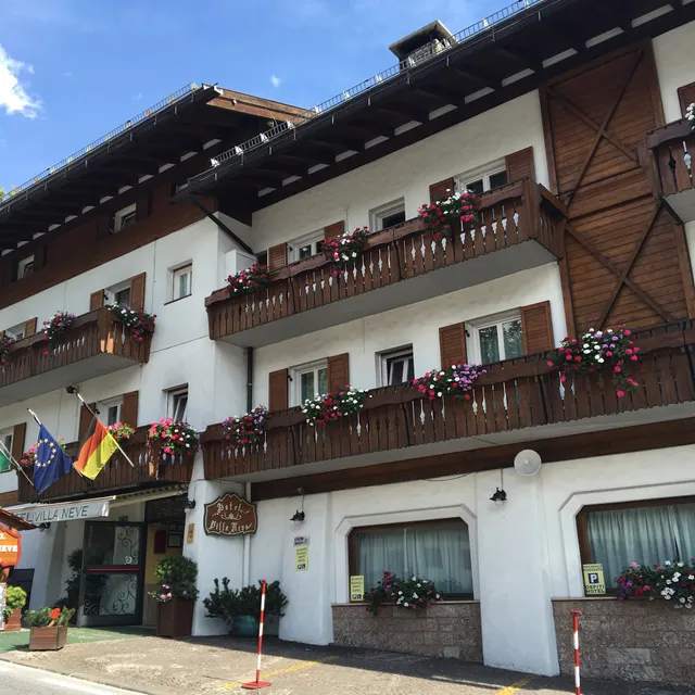 Hotel Meuble Villa Neve - Cortina
