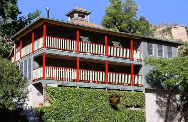 Tombstone Canyon Inn