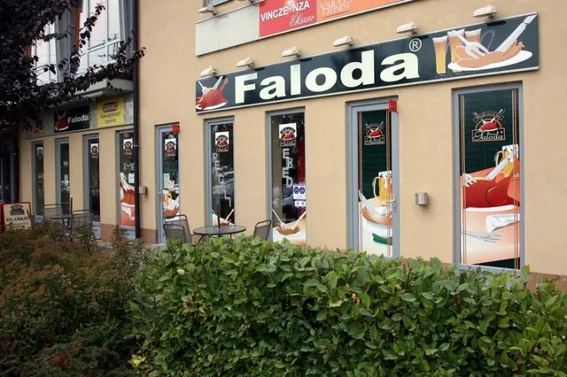 FinomLett faloda Szentendre Városkapu Üzletház