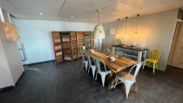 Dolphins Coffee Shoppe