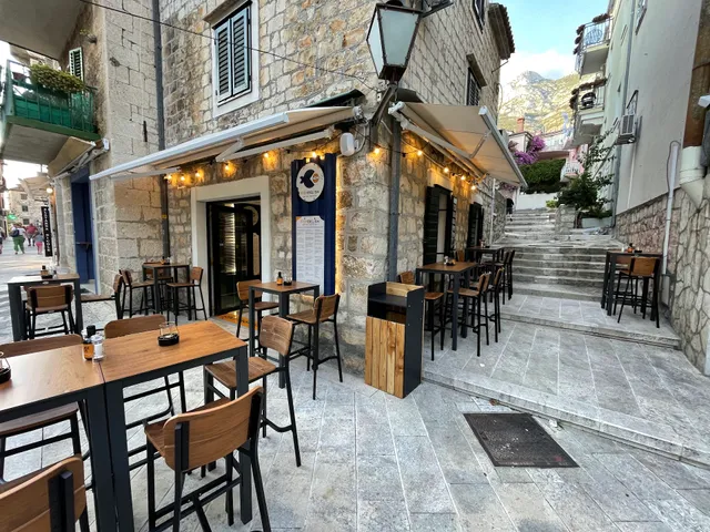 Fish Delish Makarska