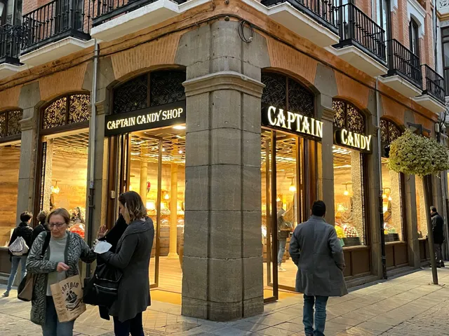 Captain candy shop