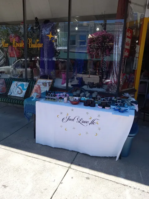 Starr Upscale Boutique & Organic Beauty Supply Store