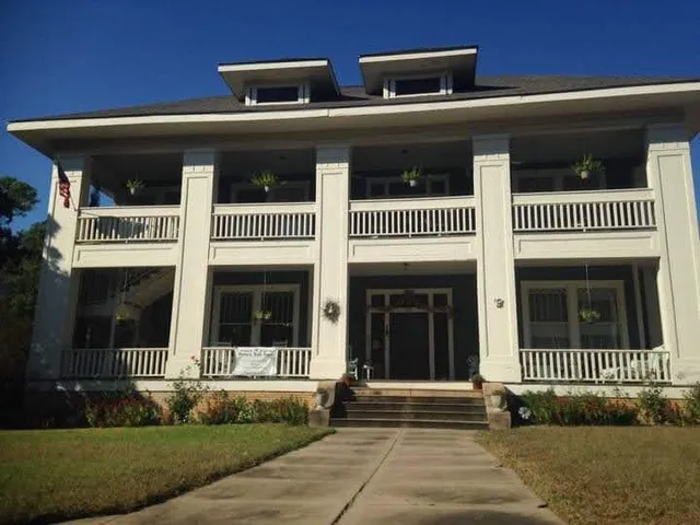 Historic Holle House