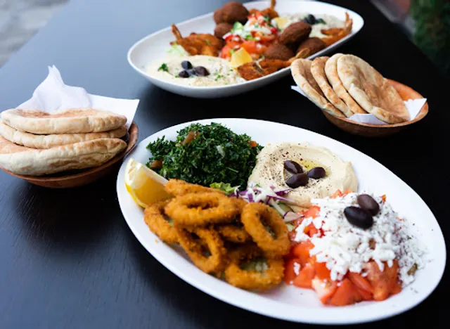 Montfort Mediterranean Grill - Brant St.