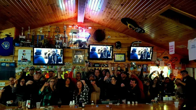 Nuckleheadz Bar & Grill