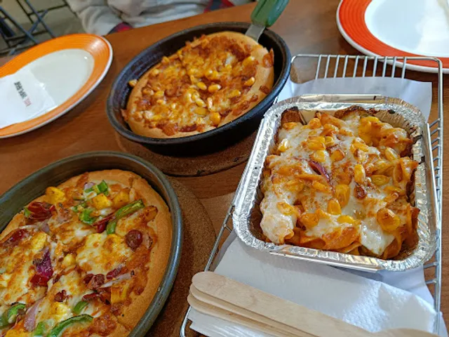 Pizza Hut | Canal Road, Raebareli