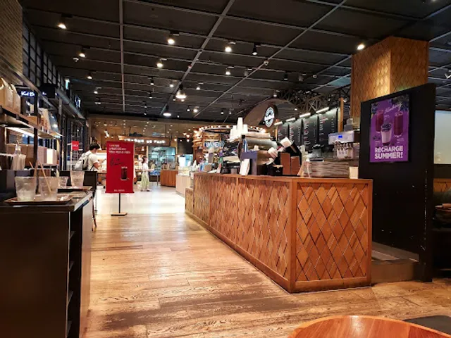 Paul Bassett AK Plaza Suwon