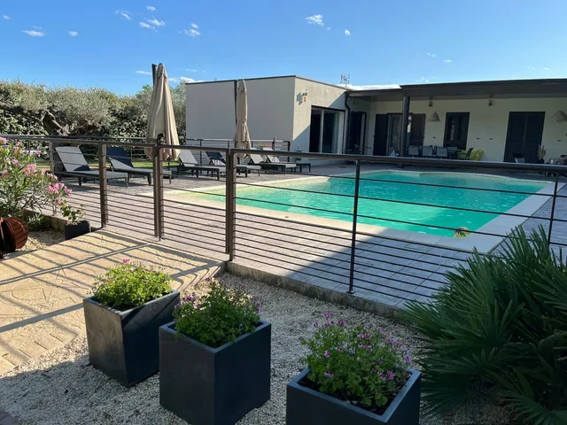 HISTOIRE D'Ô - LES PISCINES