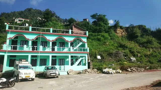 Kanhaiya Tourist lodge triyuginarayan