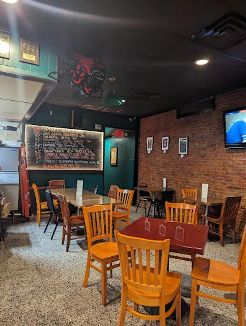 Peephole Bar & Grill