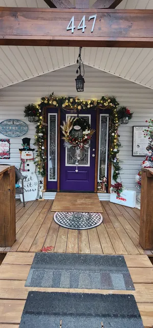 ThraSHEARS STYLIN' Salon LLC.