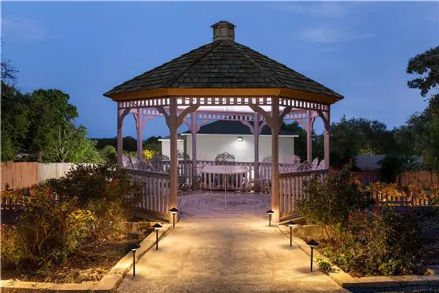 Days Inn by Wyndham Suites Fredericksburg