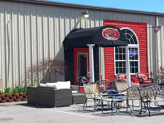 Scallywag's Consignment Furniture