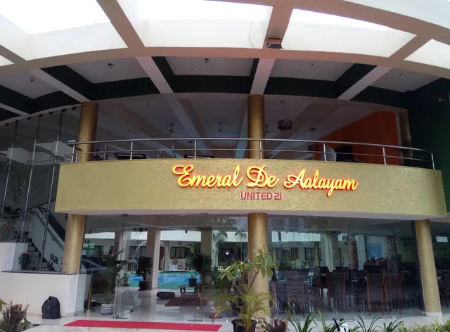 OYO 9538 Hotel Emerald De Aalayam